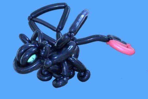 No teeth on this balloon dragon
